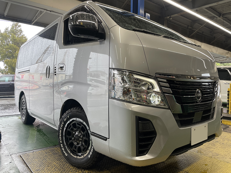 NV350キャラバン E26用 サマータイヤ トーヨー H30 195/80R15 107/105N ホワイトレター B マッド K 6.0-15